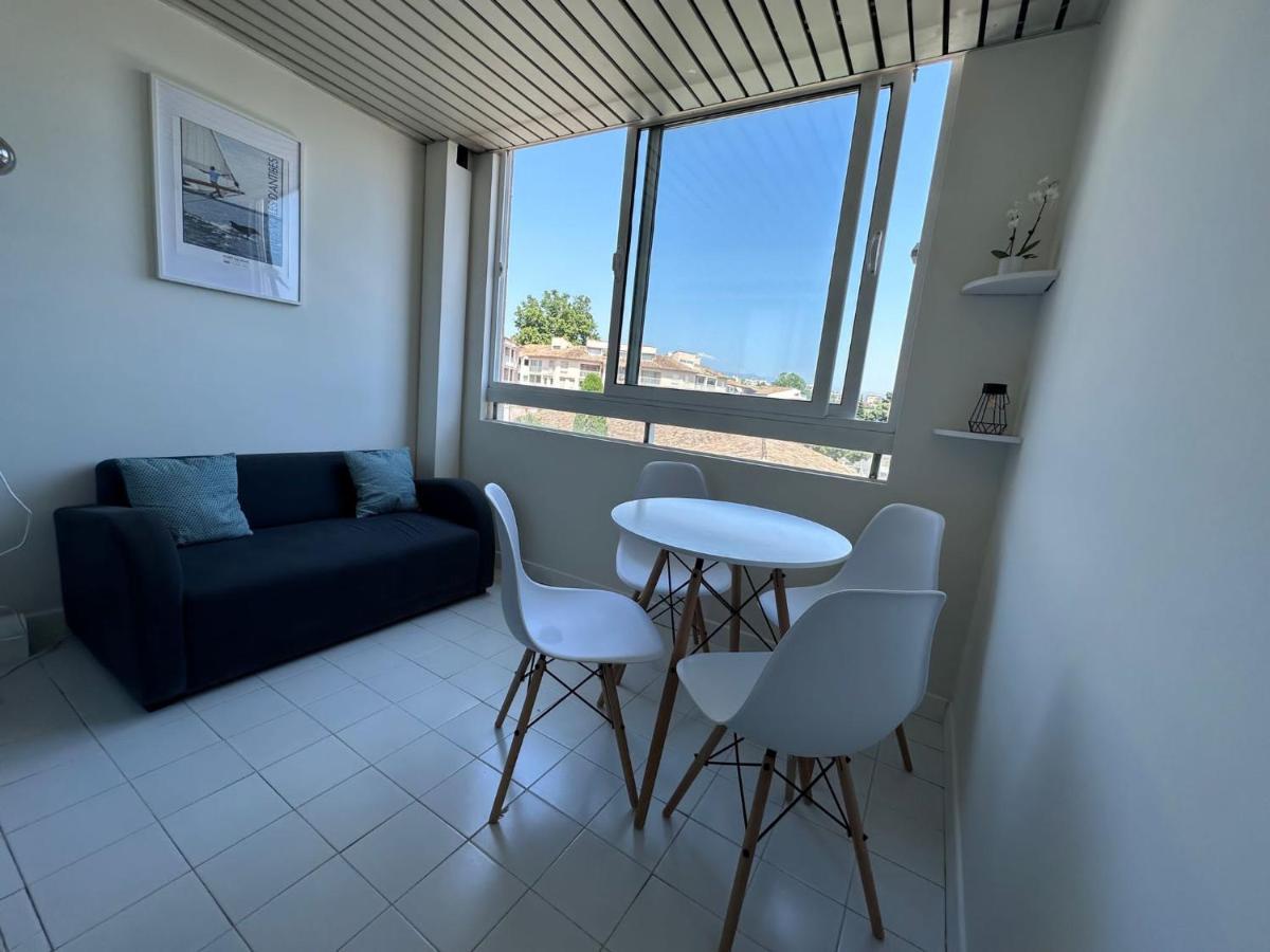 Studio Antibes Port Vauban. Luaran gambar