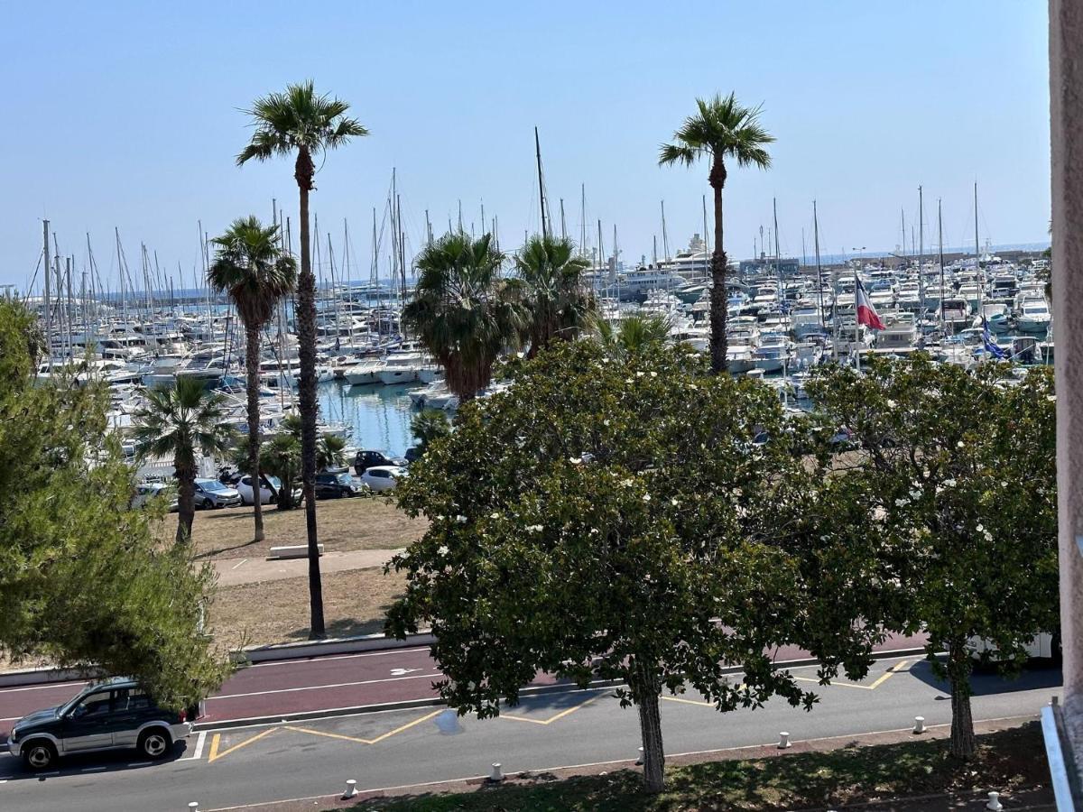 Studio Antibes Port Vauban. Luaran gambar