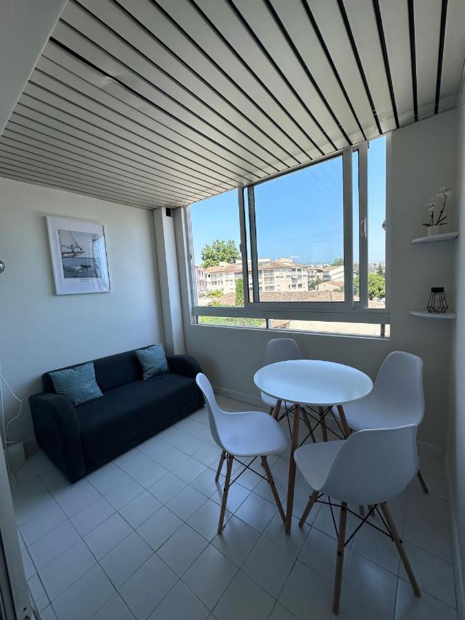Studio Antibes Port Vauban. Luaran gambar