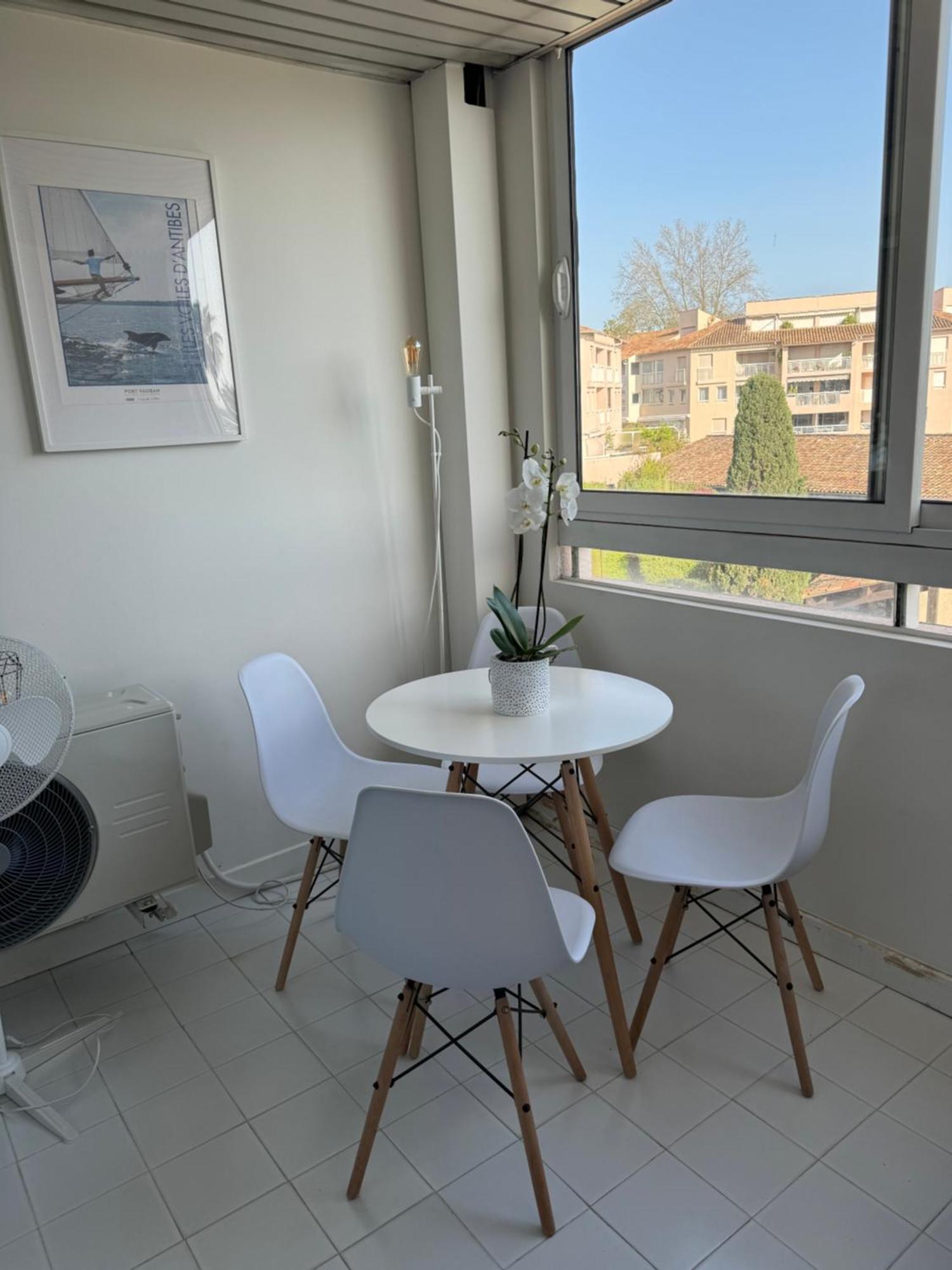 Studio Antibes Port Vauban. Luaran gambar