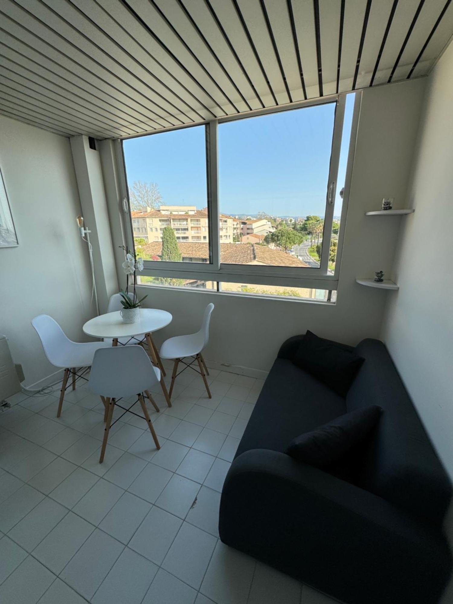 Studio Antibes Port Vauban. Luaran gambar